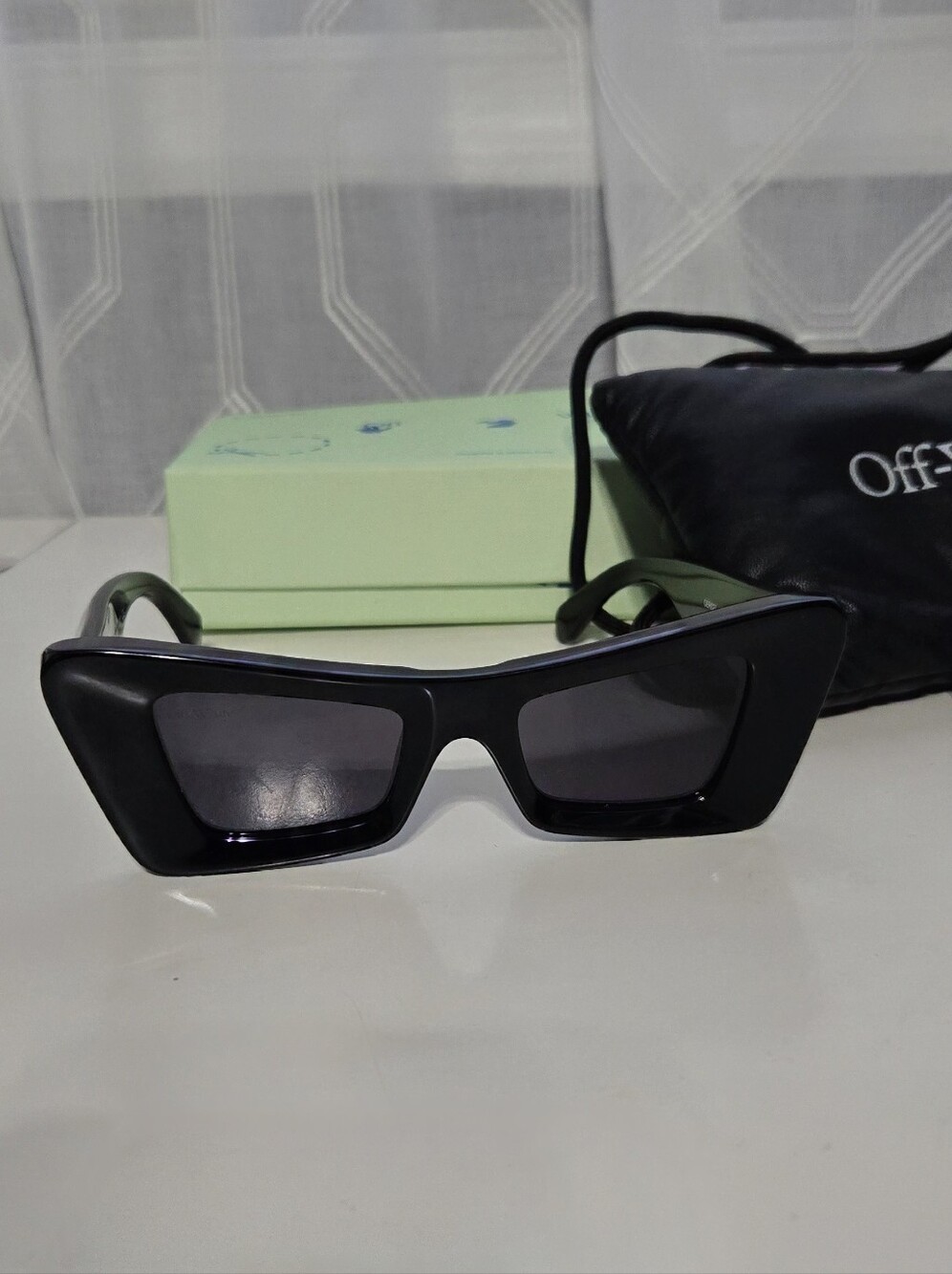 Off-White Black Rectangular Cat-Eye Sunglasses